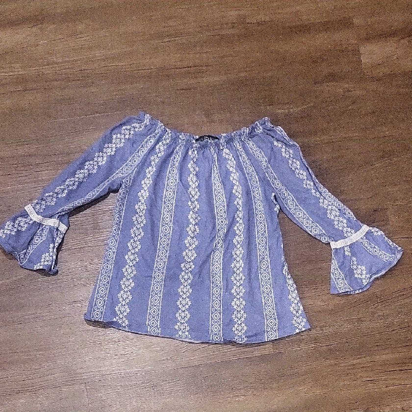 Fred David Blue And White OffShoulder Blouse Fred David Blue And White OffShoulder Blouse